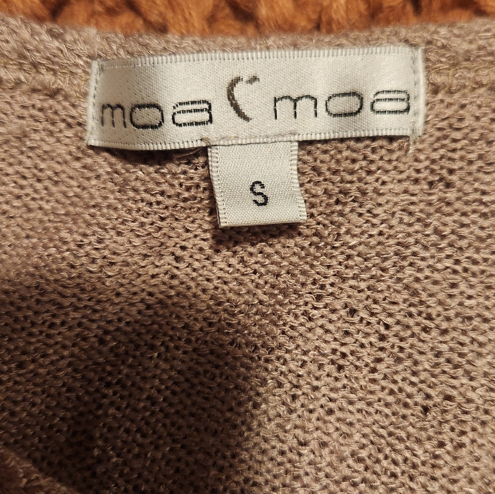 Top - Picture 2 of 3